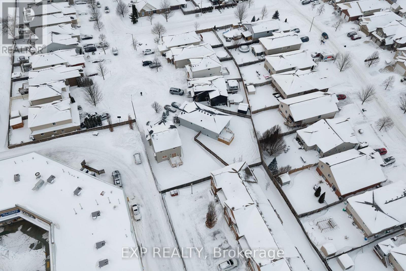 8329 Atack Court, Niagara Falls (Ascot), ON - With View