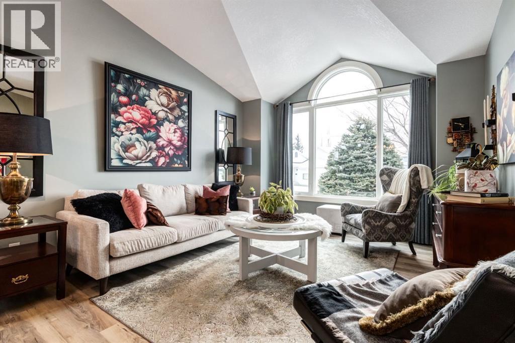 327 Millview Place Sw, Calgary, AB - Indoor Photo Showing Living Room