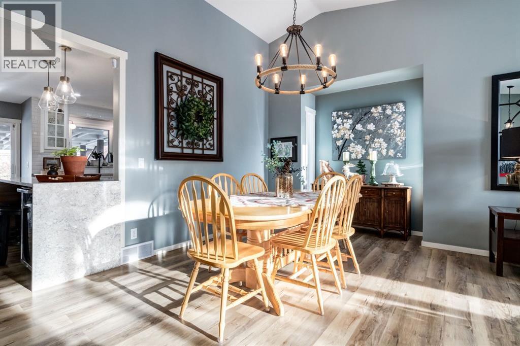 327 Millview Place Sw, Calgary, AB - Indoor Photo Showing Dining Room