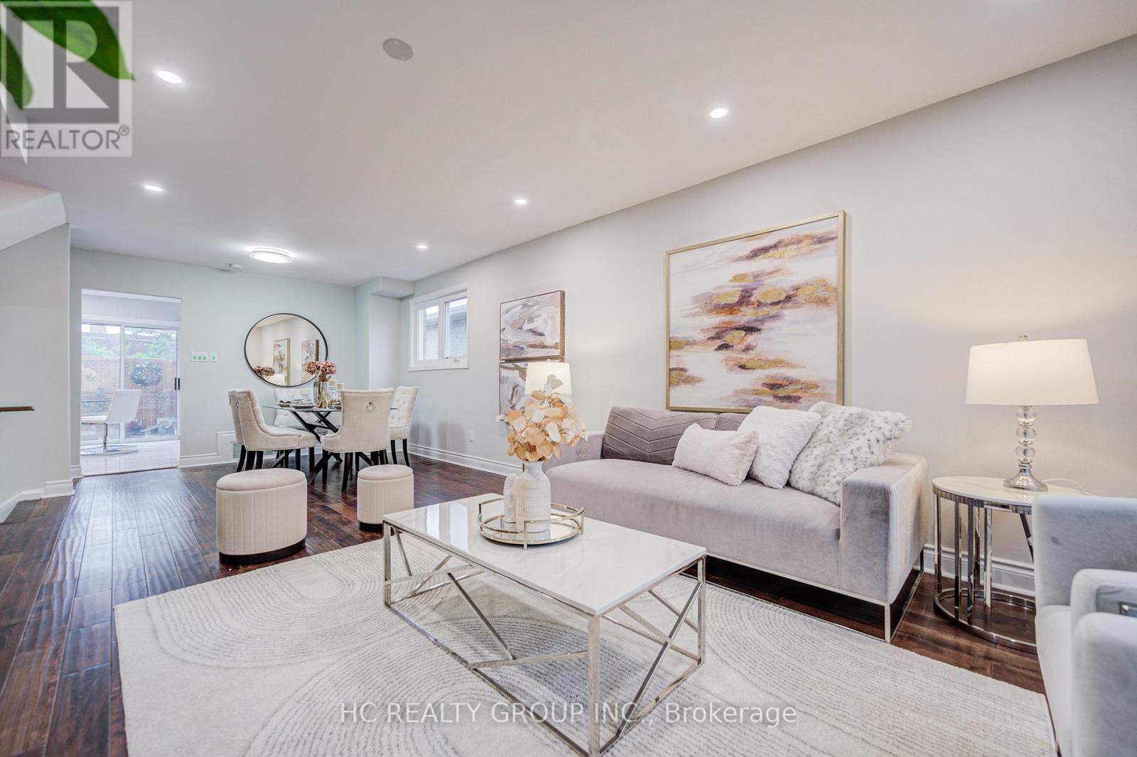 23 Boarhill Drive, Toronto, ON - Indoor Photo Showing Living Room