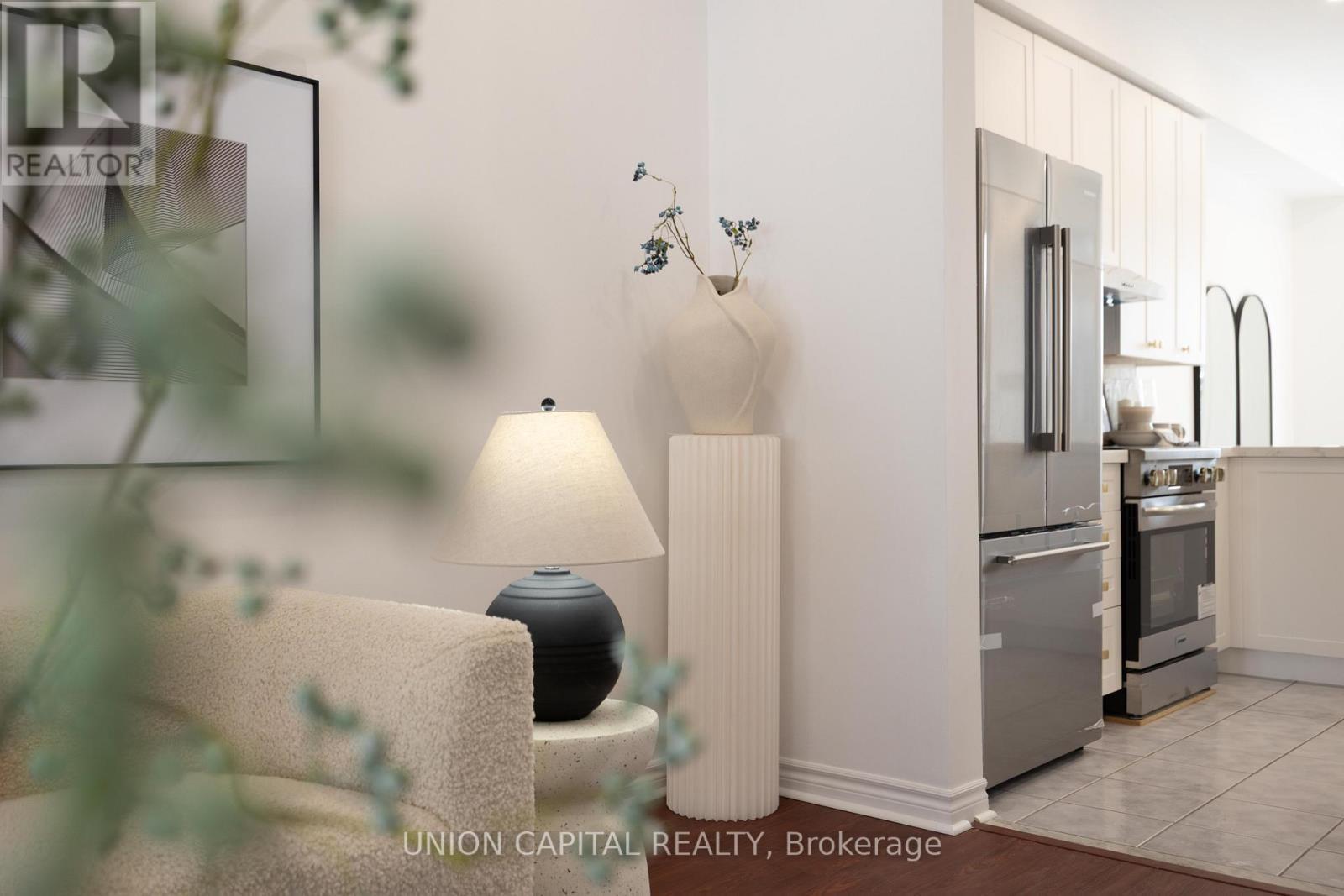 29 Queen'S Plate Drive, Markham, ON - Indoor Photo Showing Kitchen