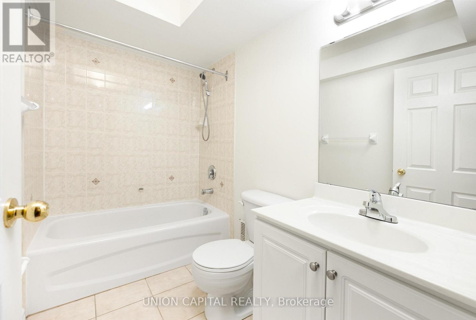 29 Queen'S Plate Drive, Markham, ON - Indoor Photo Showing Bathroom