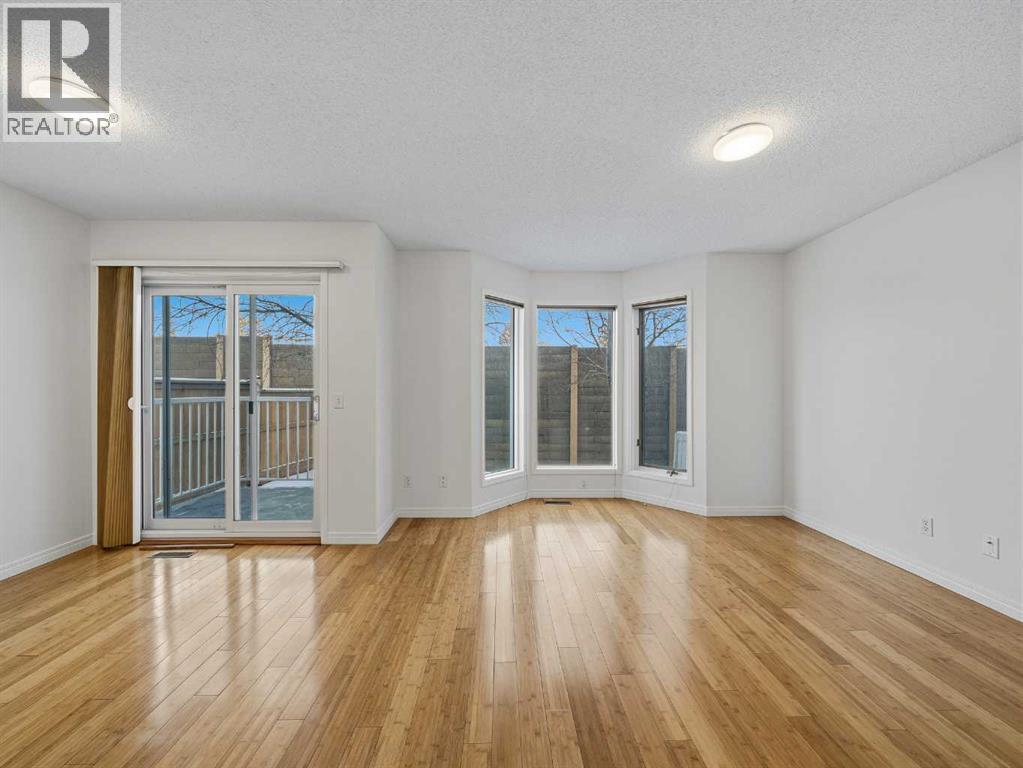 626 Hawkstone Manor Nw, Calgary, AB - Indoor Photo Showing Other Room
