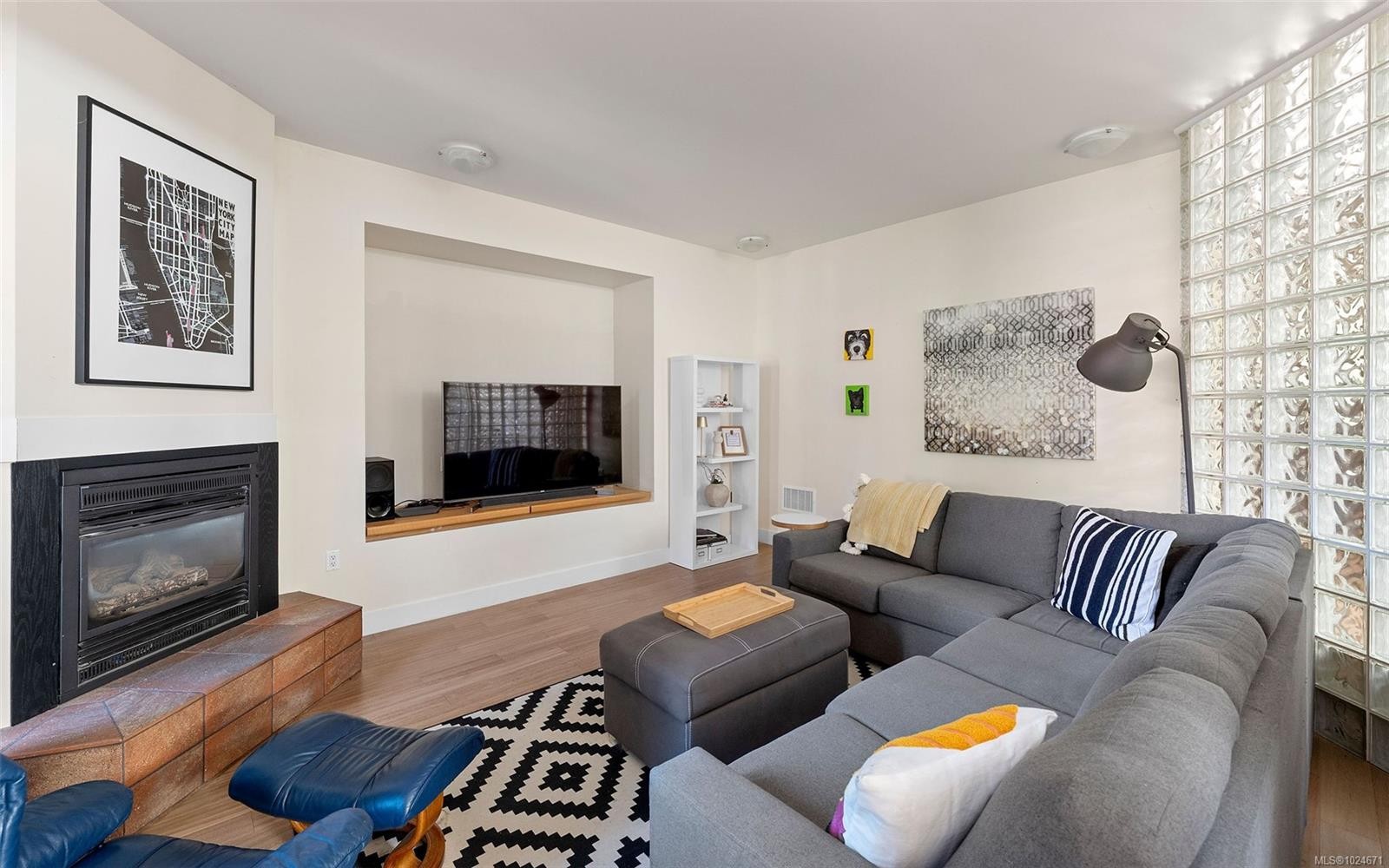 2895 Lansdowne Rd, Oak Bay, BC