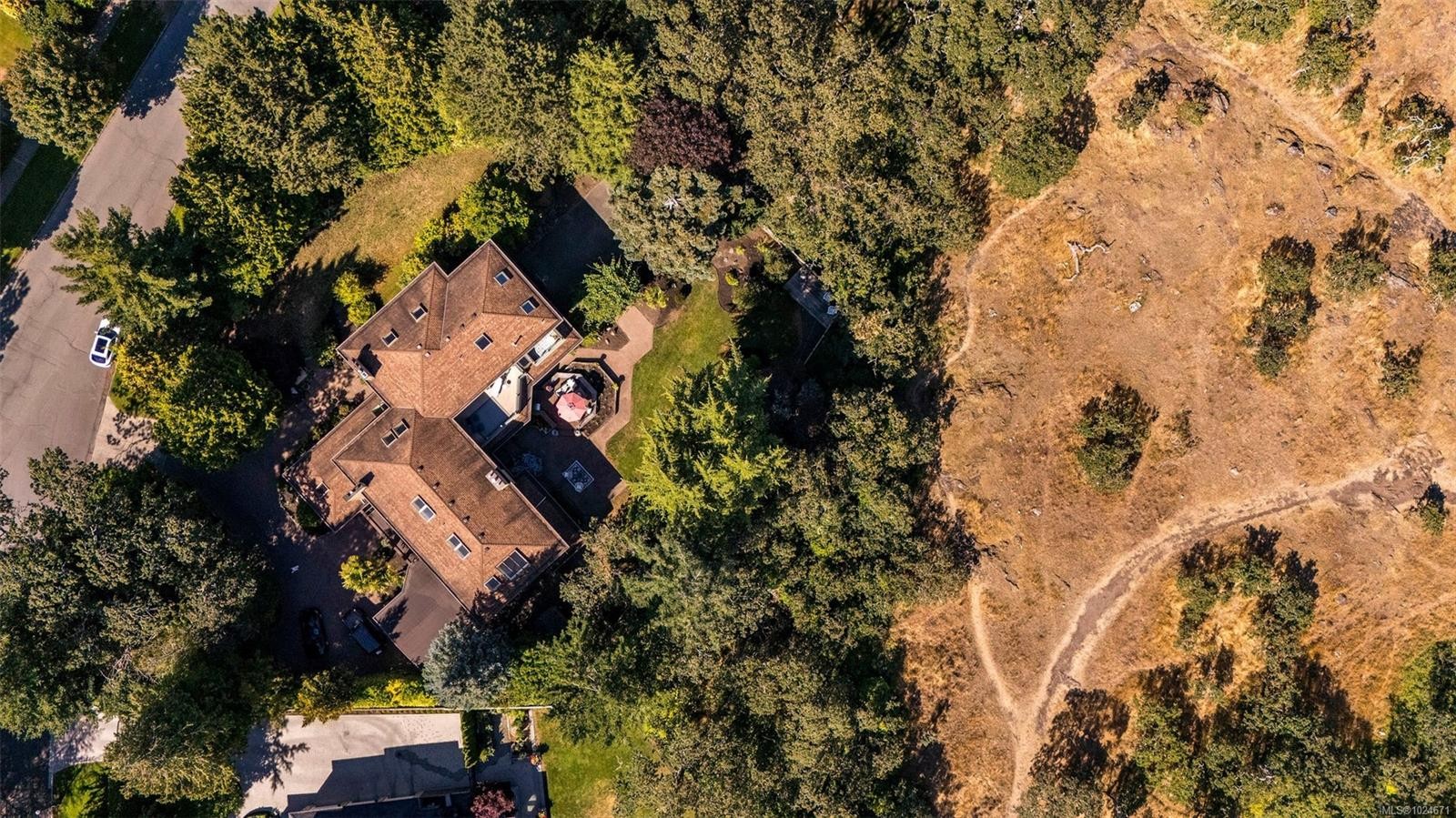 2895 Lansdowne Rd, Oak Bay, BC