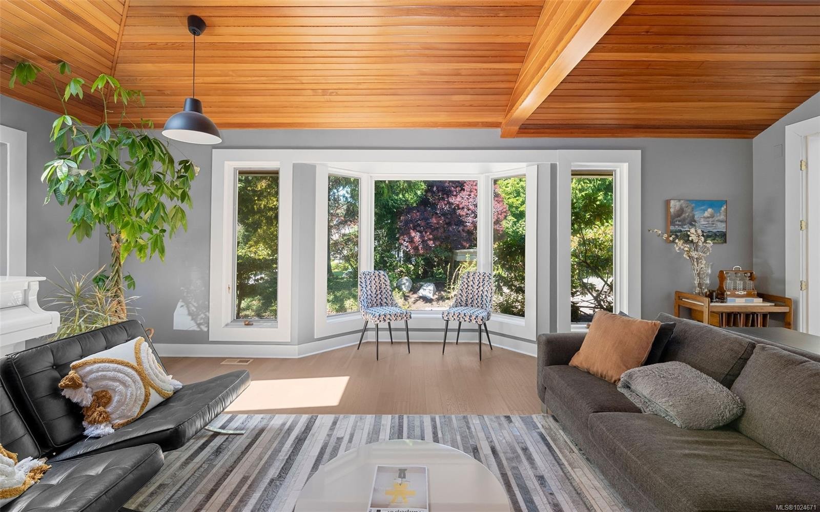 2895 Lansdowne Rd, Oak Bay, BC