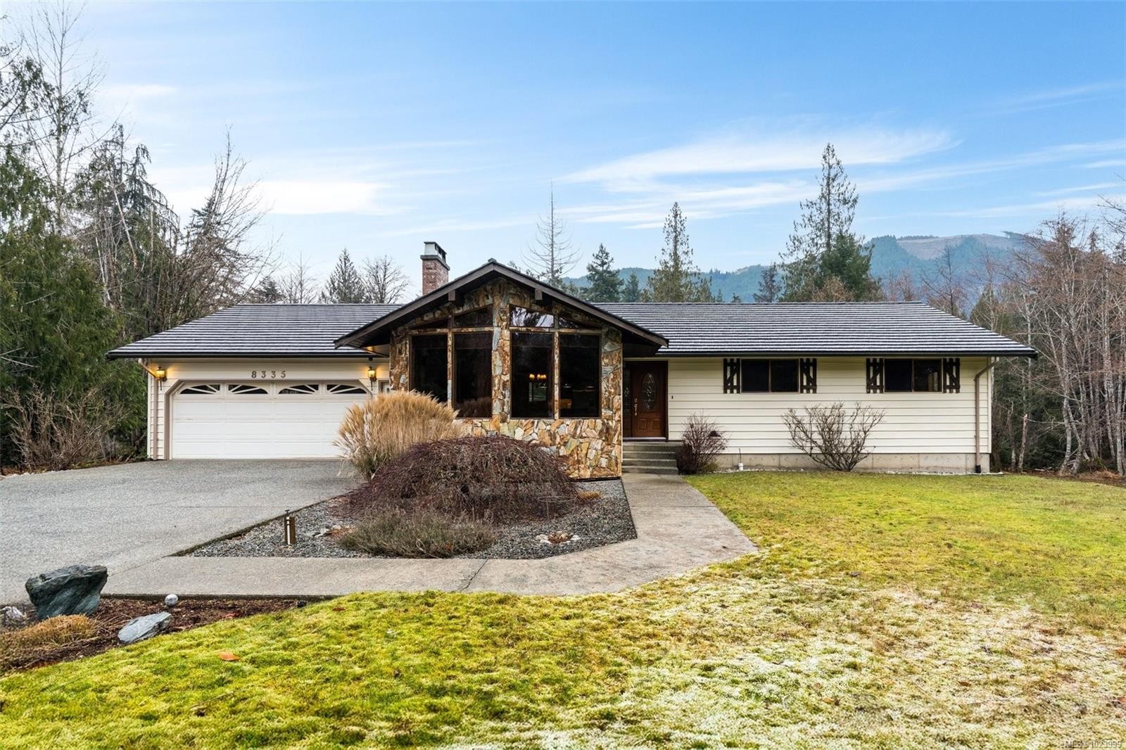 8335 Youbou Rd, Lake Cowichan, BC