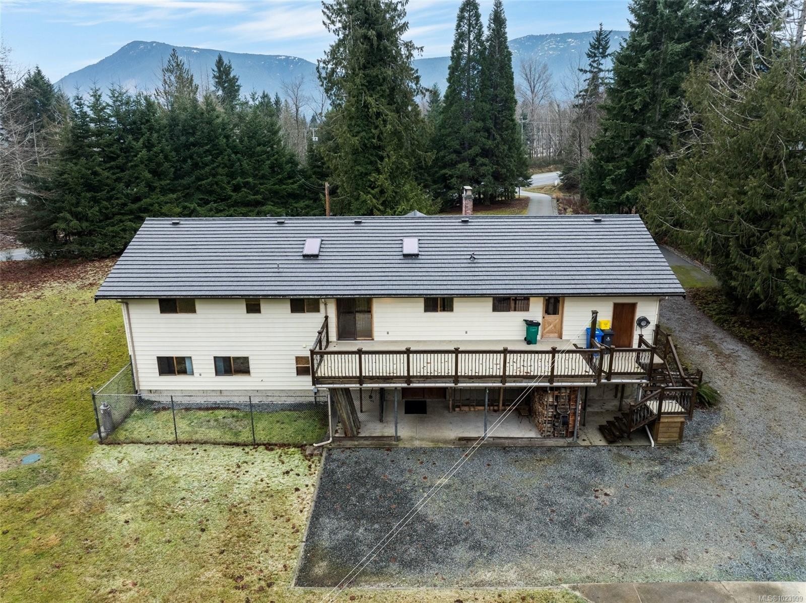 8335 Youbou Rd, Lake Cowichan, BC