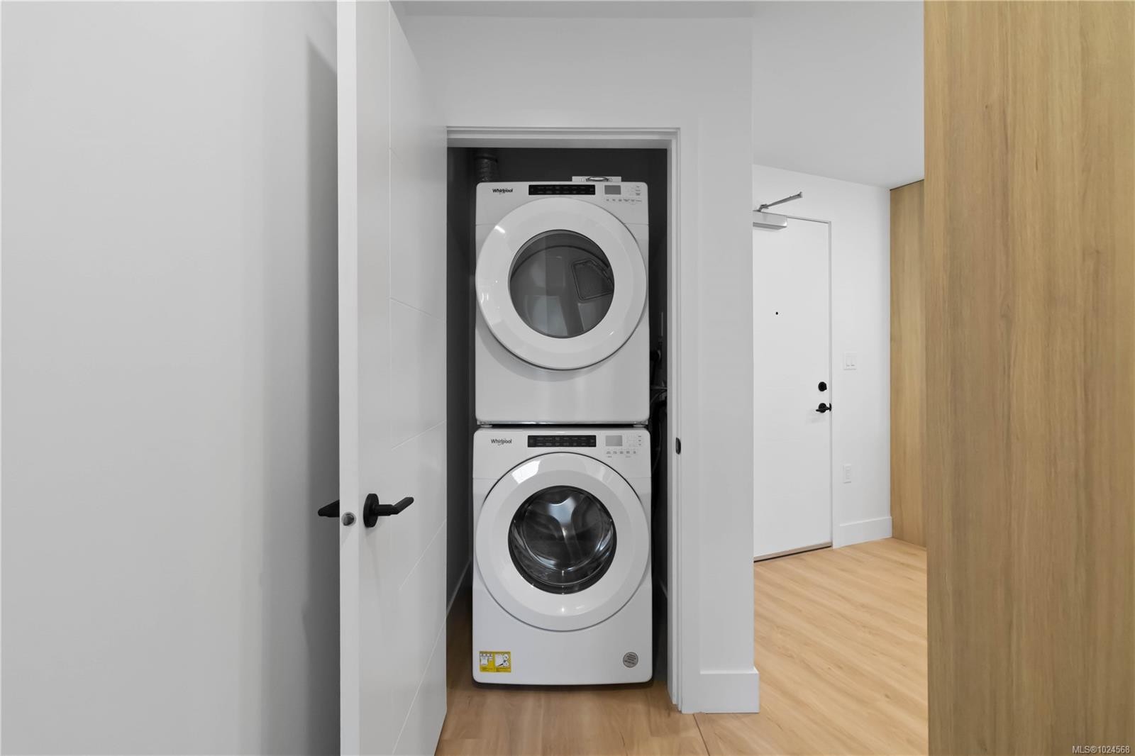 123-920 Reunion Ave, Langford, BC - Indoor Photo Showing Laundry Room