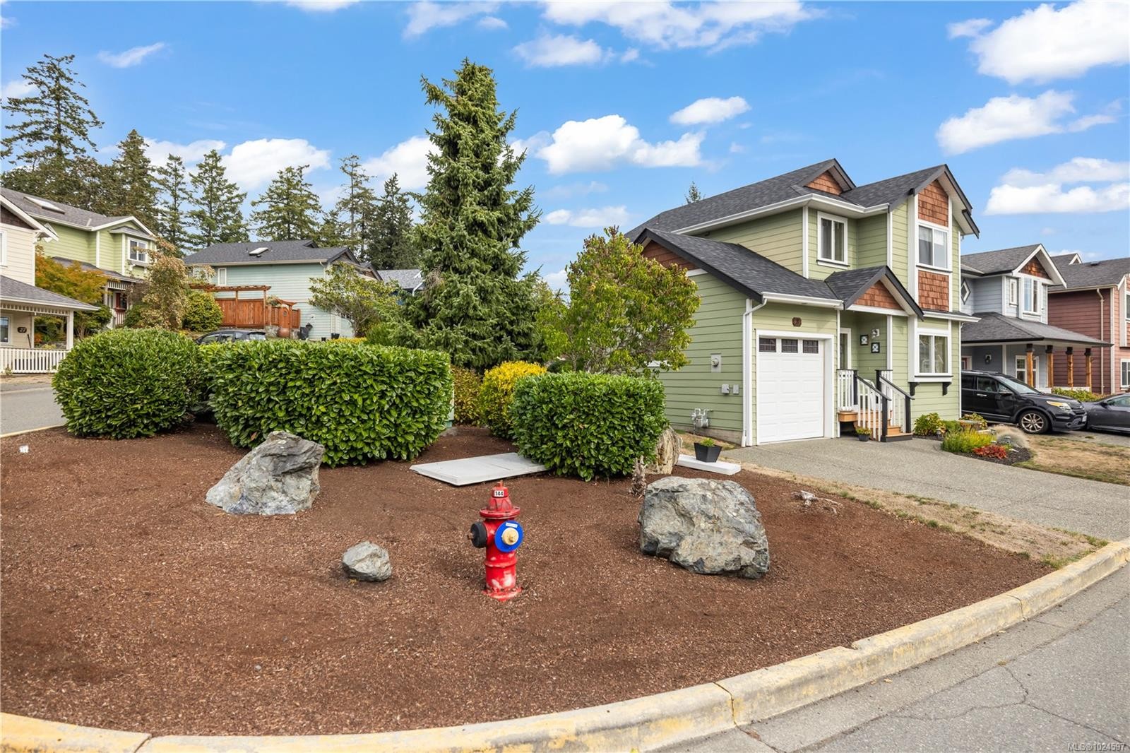 8 Newstead Cres, View Royal, BC