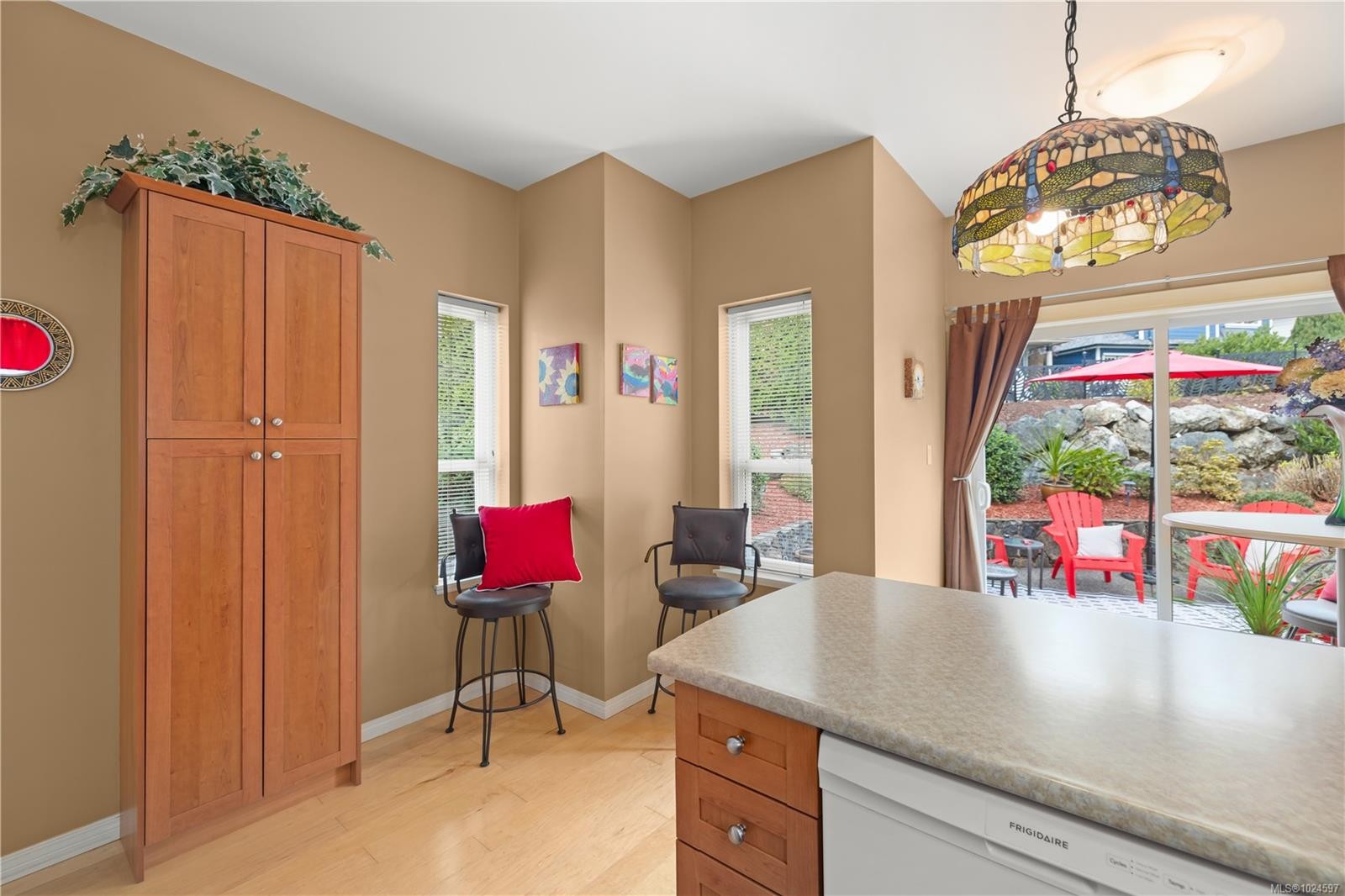 8 Newstead Cres, View Royal, BC