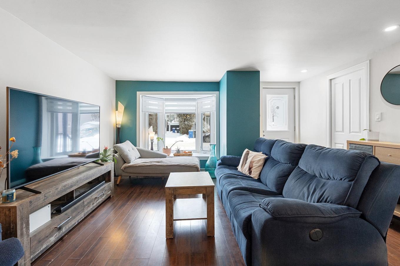 Salon - 333 - 335 Av. Giguère, Québec (Les Rivières), QC - Indoor Photo Showing Living Room