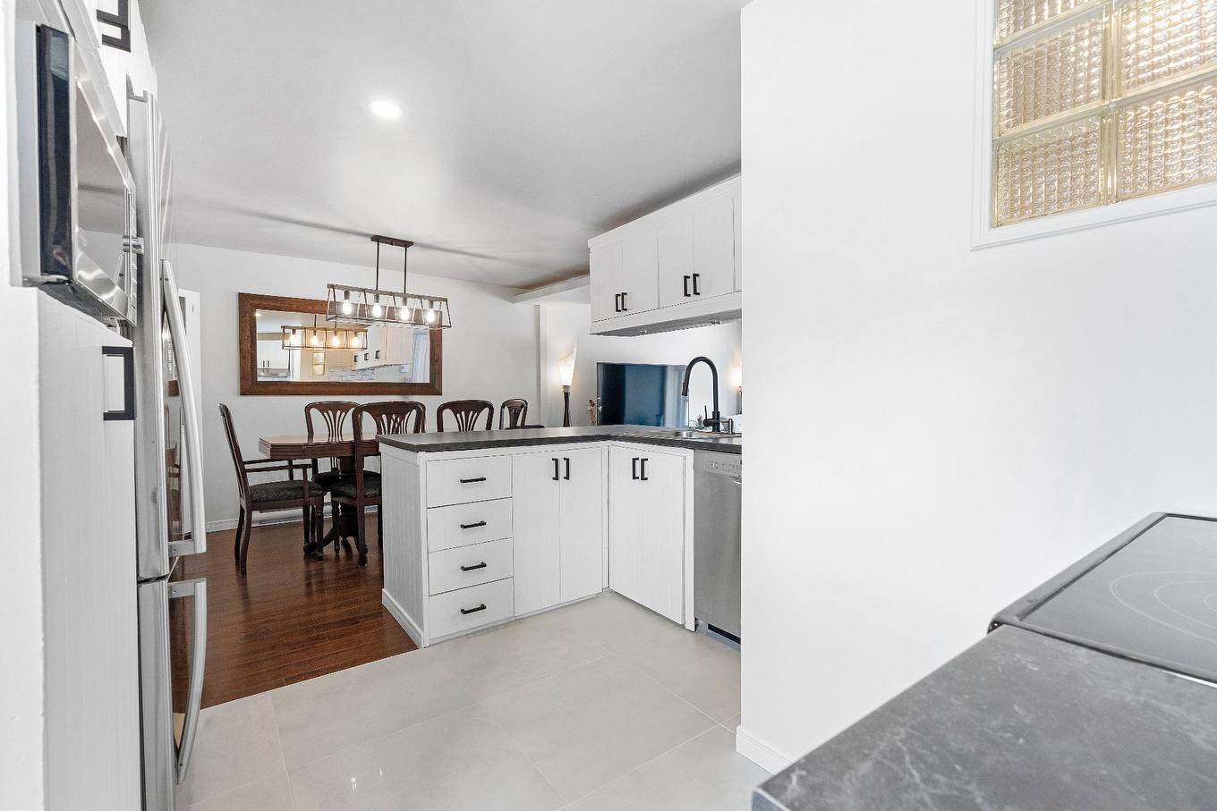 Cuisine - 333 - 335 Av. Giguère, Québec (Les Rivières), QC - Indoor Photo Showing Kitchen