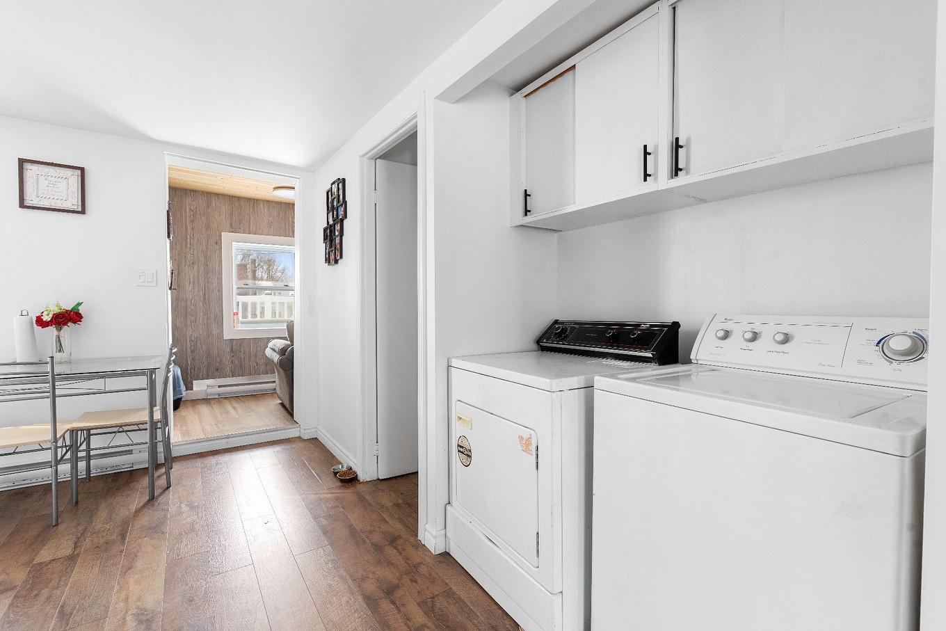 Salle de lavage - 333 - 335 Av. Giguère, Québec (Les Rivières), QC - Indoor Photo Showing Laundry Room