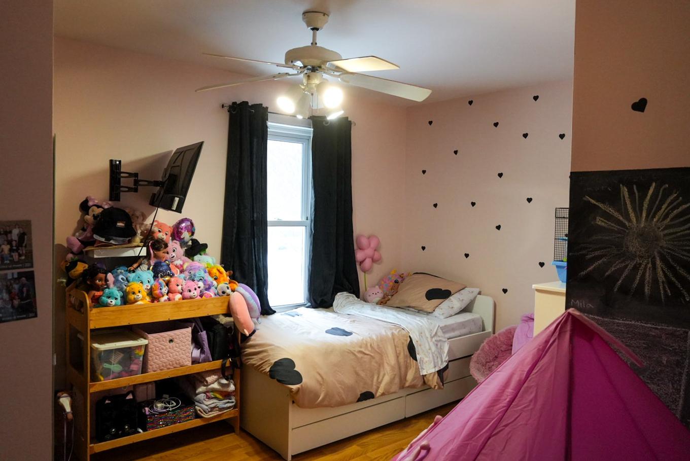 Bedroom - 300 Rue Masson, Saint-Pierre-Les-Becquets, QC - Indoor Photo Showing Bedroom