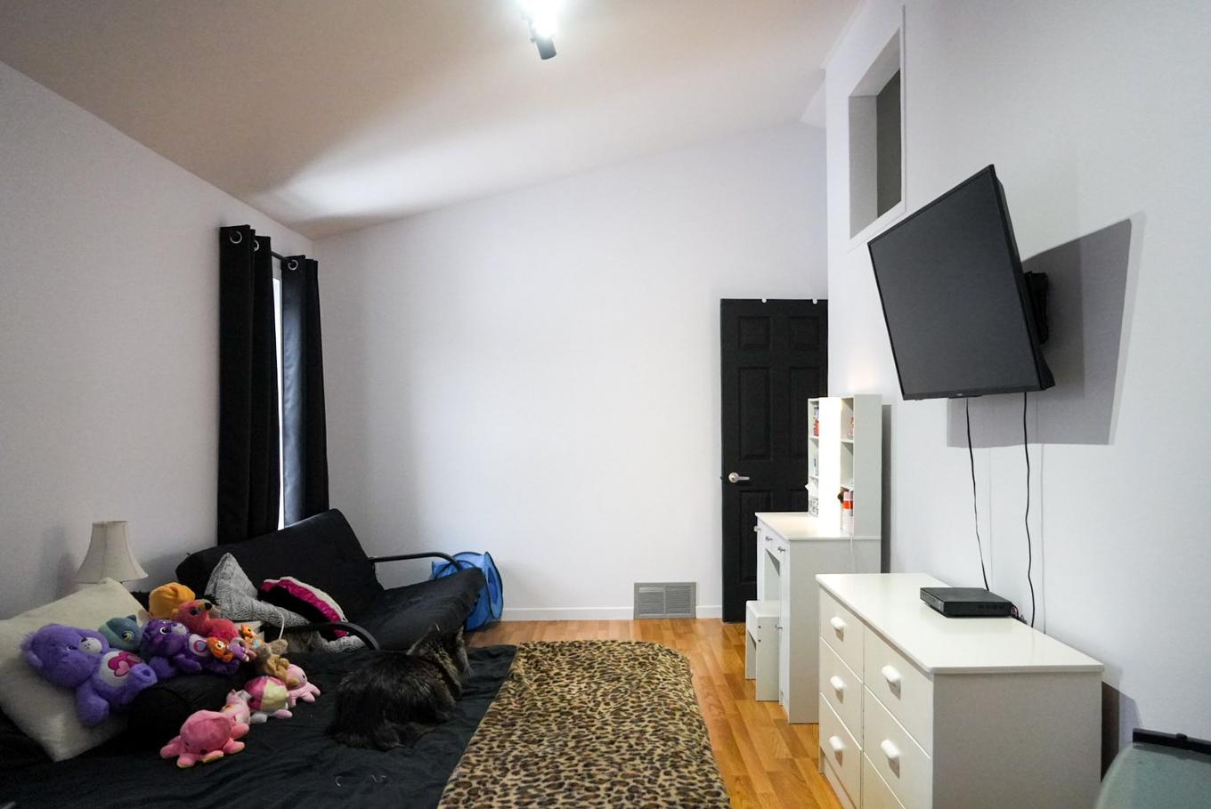 Bedroom - 300 Rue Masson, Saint-Pierre-Les-Becquets, QC - Indoor