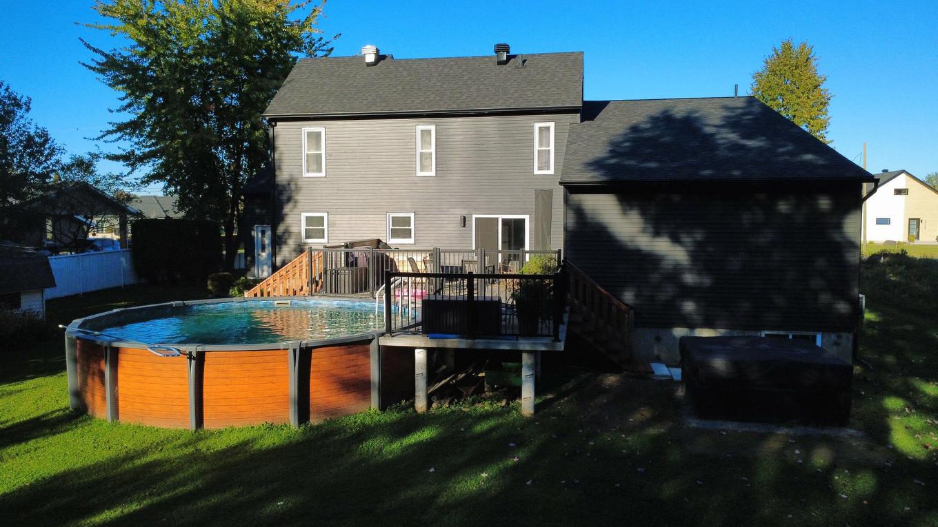 Back facade - 300 Rue Masson, Saint-Pierre-Les-Becquets, QC - Outdoor With Exterior