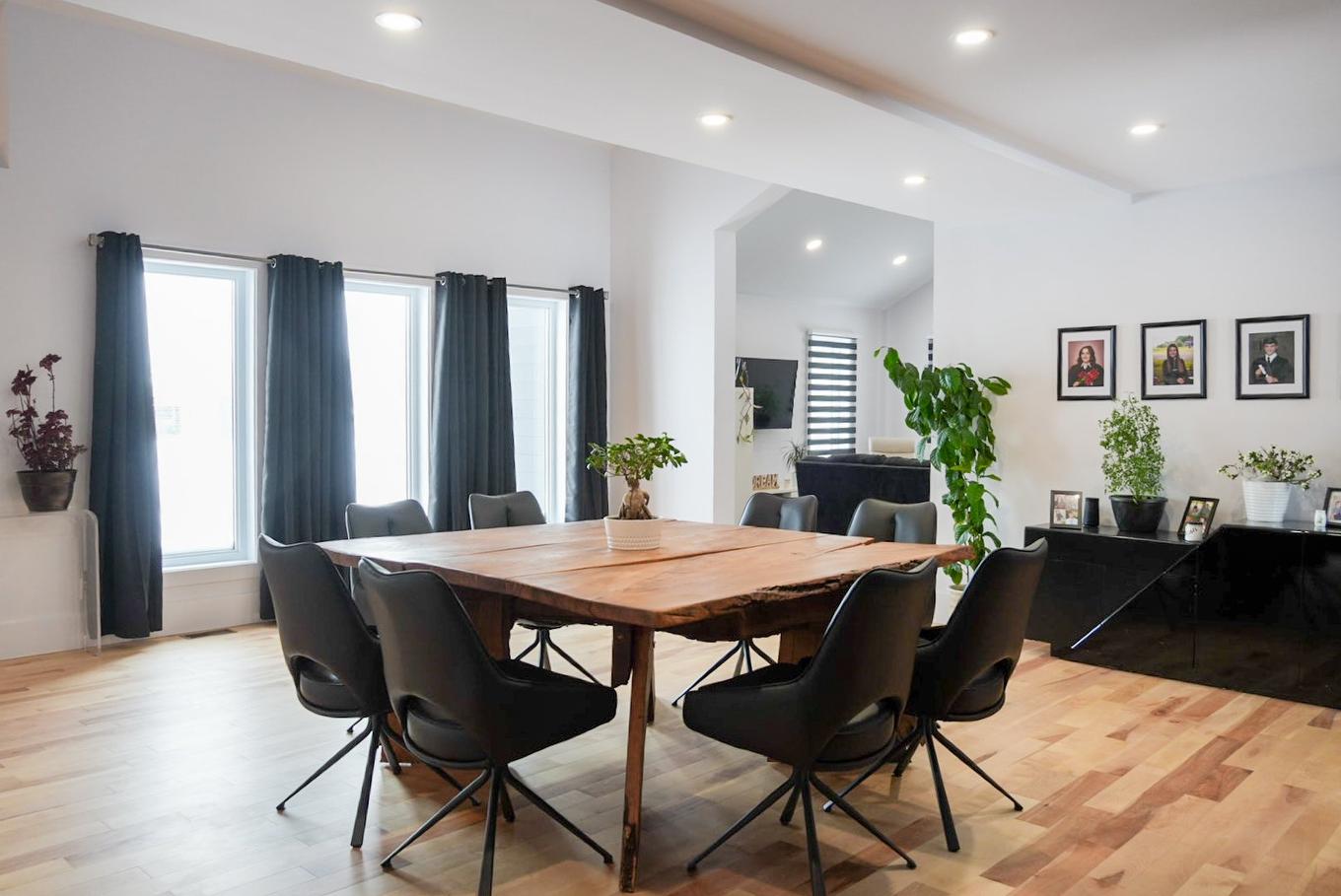 Dining room - 300 Rue Masson, Saint-Pierre-Les-Becquets, QC - Indoor Photo Showing Dining Room