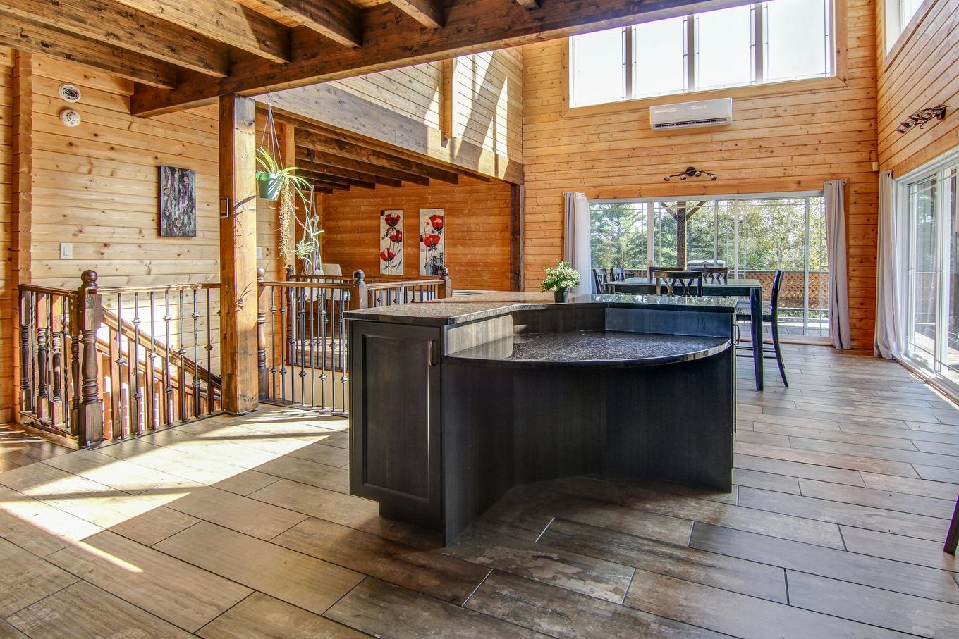 Cuisine - 6901 Boul. Martel, Saint-Honoré, QC - Indoor