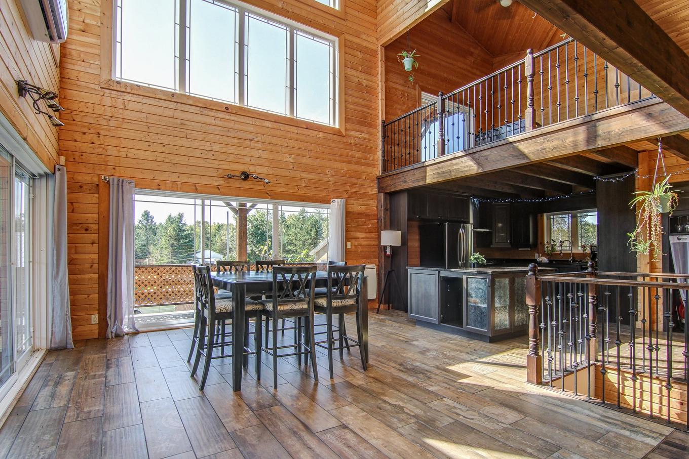 Salle à manger - 6901 Boul. Martel, Saint-Honoré, QC - Indoor