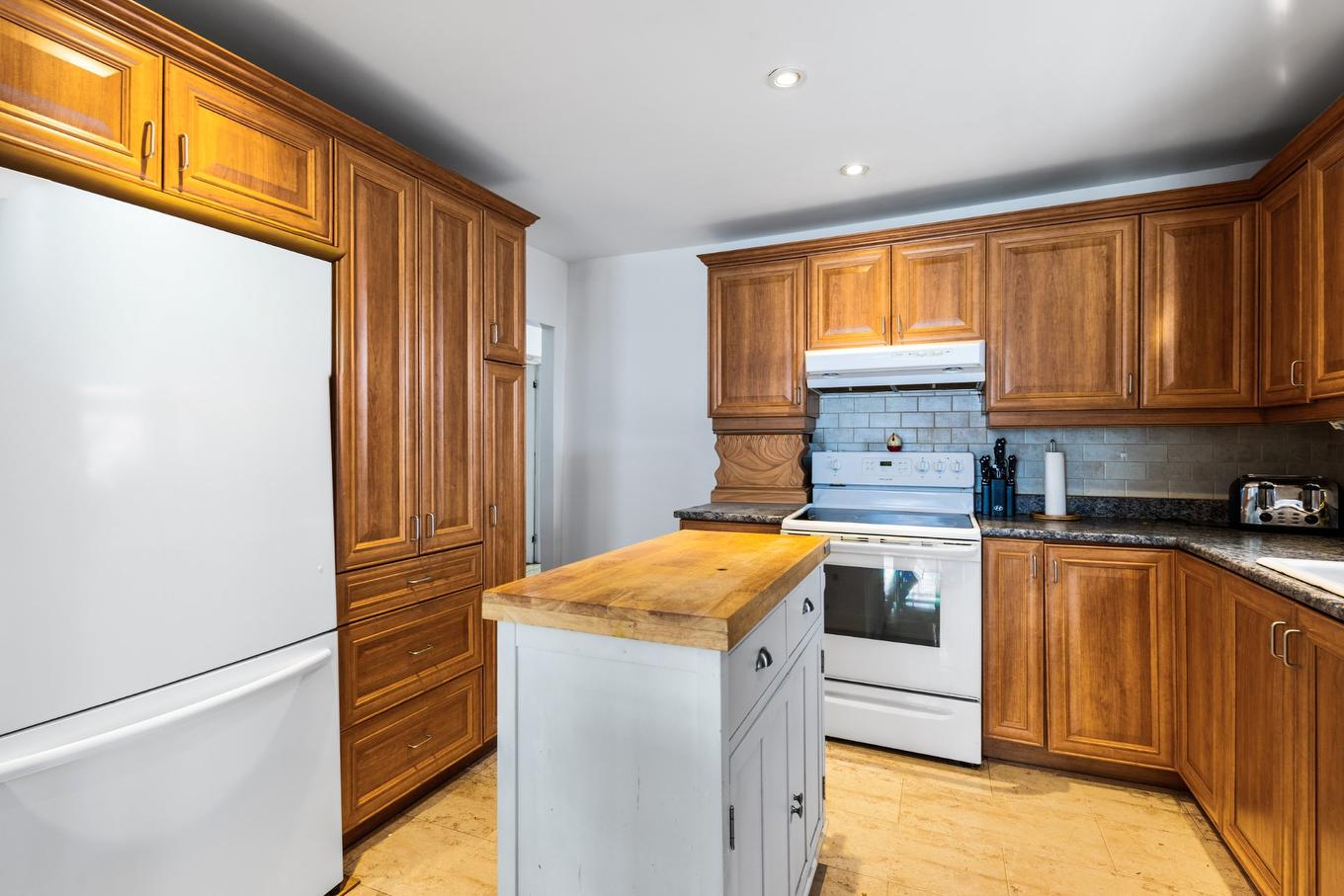 Cuisine - 88 Rue Carlyle O., Châteauguay, QC - Indoor Photo Showing Kitchen