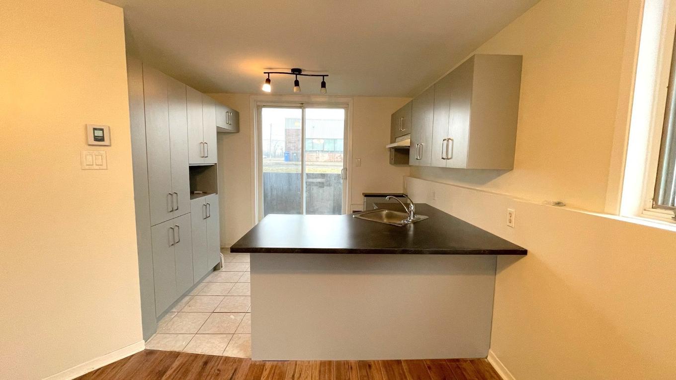 Kitchen - 665 Rue Pie-Xii, Vaudreuil-Dorion, QC - Indoor