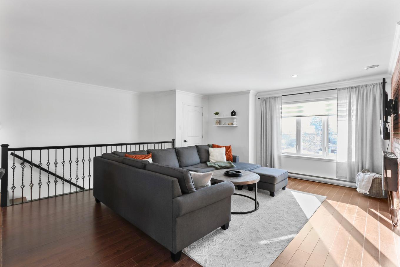 Living room - 303-1 Rue William, Mercier, QC - Indoor Photo Showing Living Room