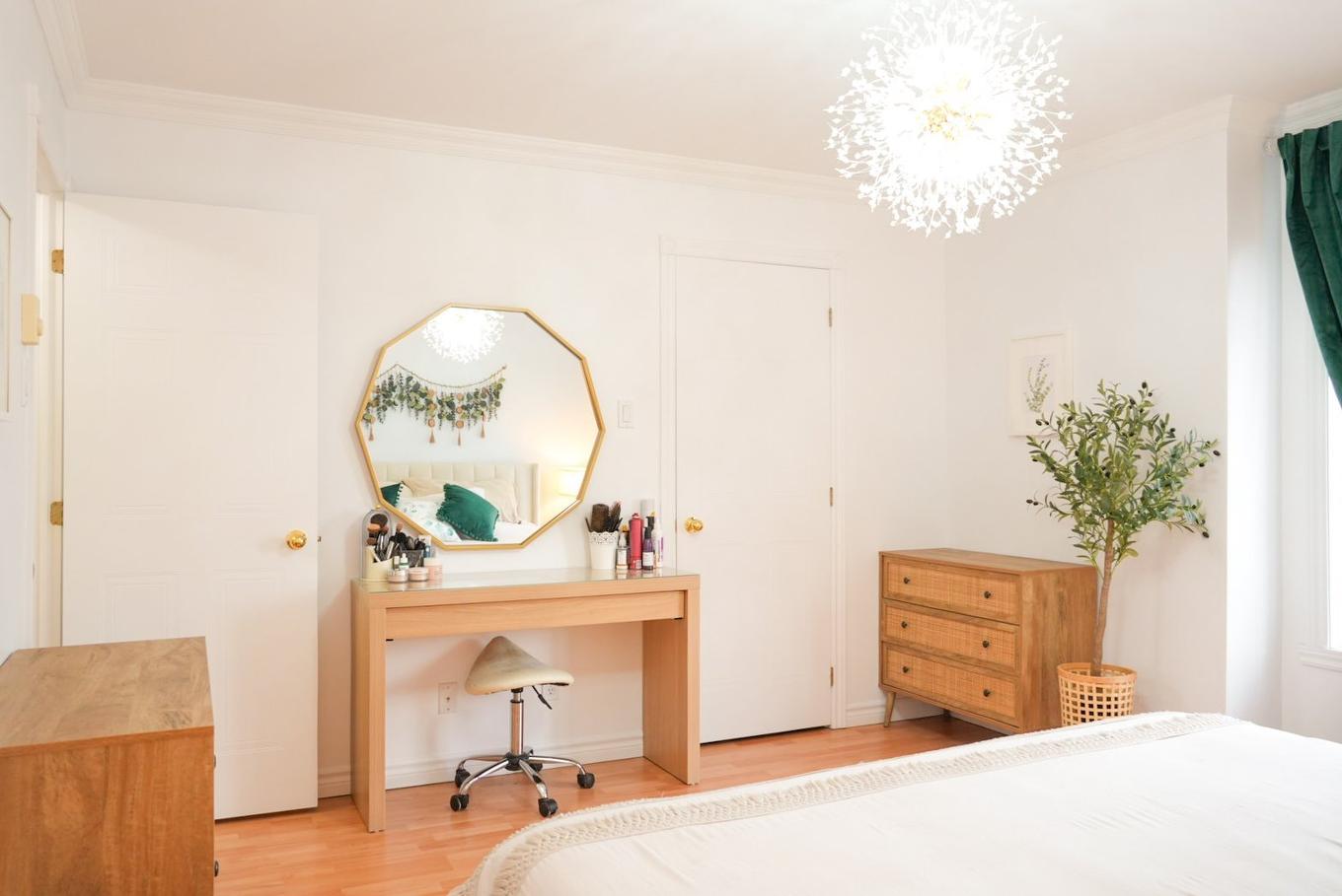 Primary bedroom - 923 Rue De L'Épervier, Trois-Rivières, QC - Indoor Photo Showing Bedroom