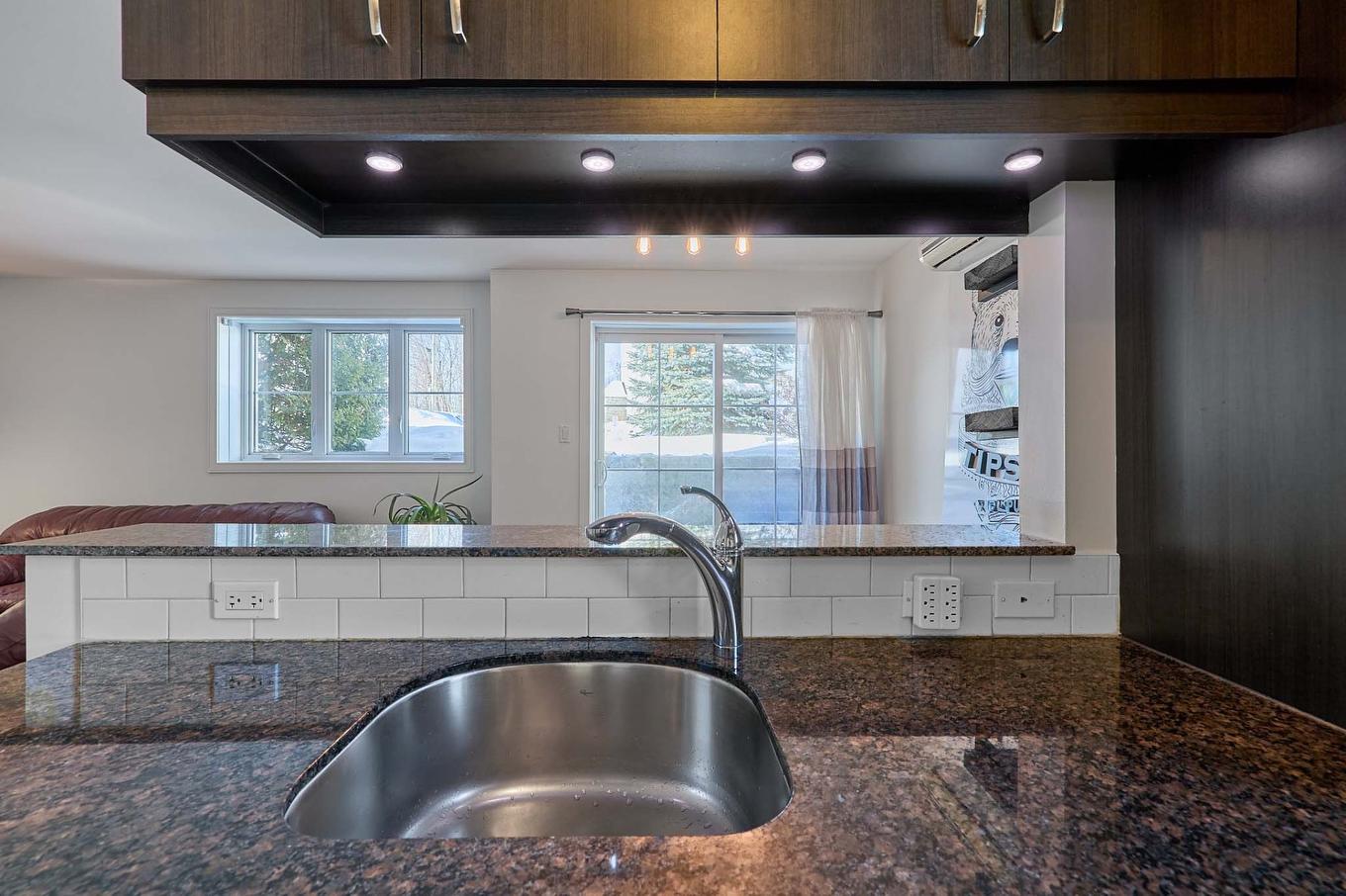 Cuisine - 1-340 Rue Cherrier, Saint-Jérôme, QC - Indoor Photo Showing Kitchen With Double Sink