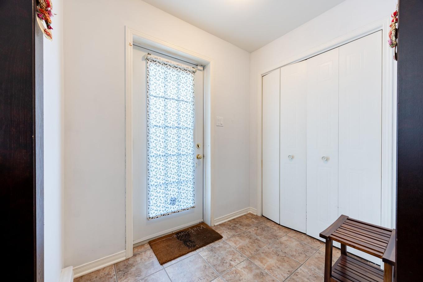 Hall d'entrée/Vestibule - 1-5970 Rue Chevalier, Brossard, QC - Indoor Photo Showing Other Room