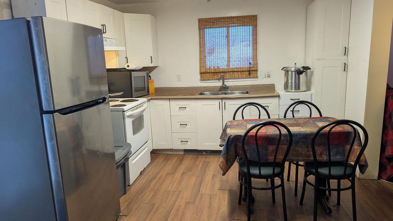 Kitchen - 328 Route Du Canton, Brownsburg-Chatham, QC - Indoor Photo Showing Kitchen With Double Sink