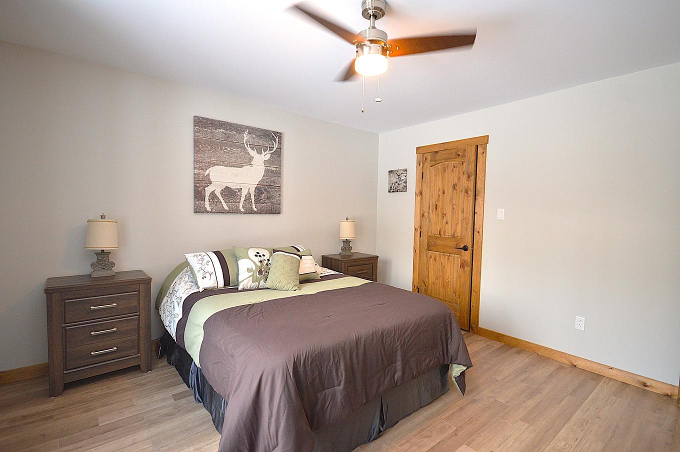Primary bedroom - 153 Ch. Roy, Amherst, QC - Indoor Photo Showing Bedroom