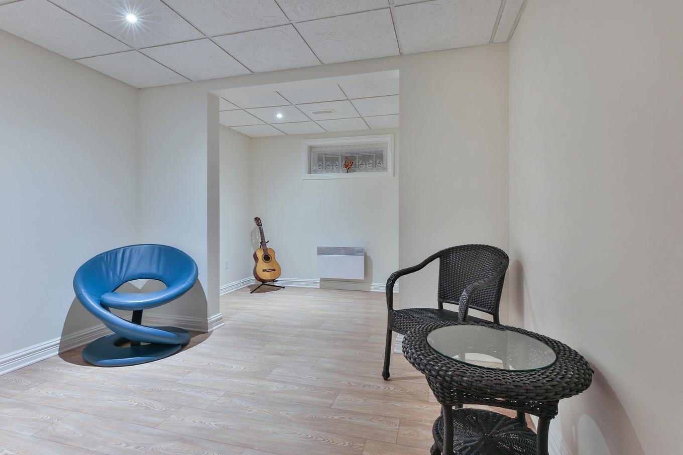 Bedroom - 243 16E Avenue, Saint-Jean-Sur-Richelieu, QC - Indoor