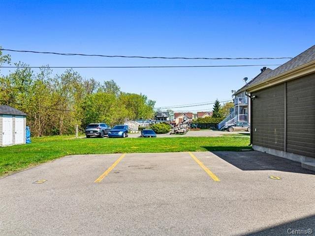 Parking - 220 Place De La Rivière, Lachute, QC - Outdoor