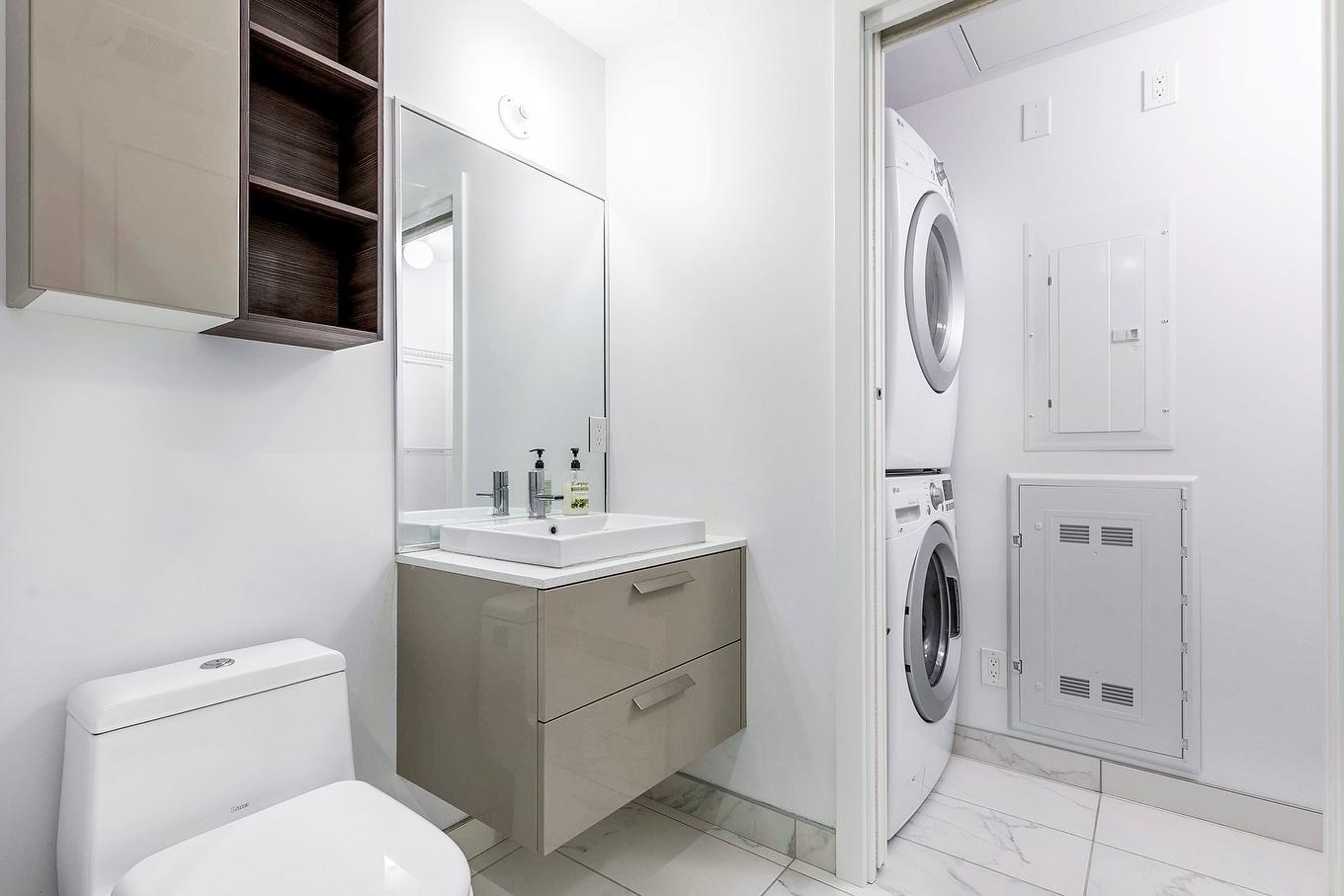 Salle de bains - 1607-1211 Rue Drummond, Montréal (Ville-Marie), QC - Indoor Photo Showing Laundry Room