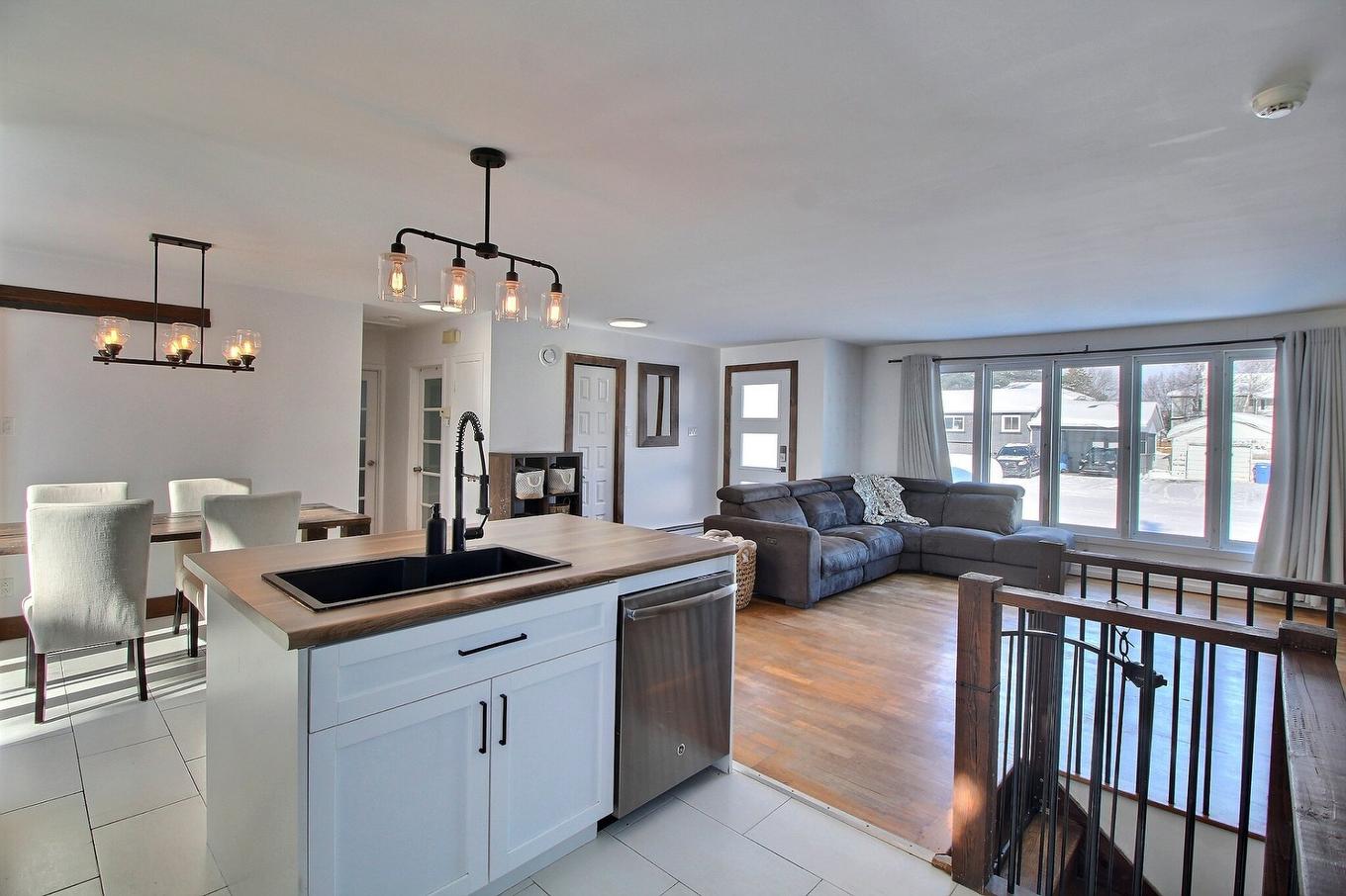 Overall view - 853 Av. Bérard, Val-D'Or, QC - Indoor