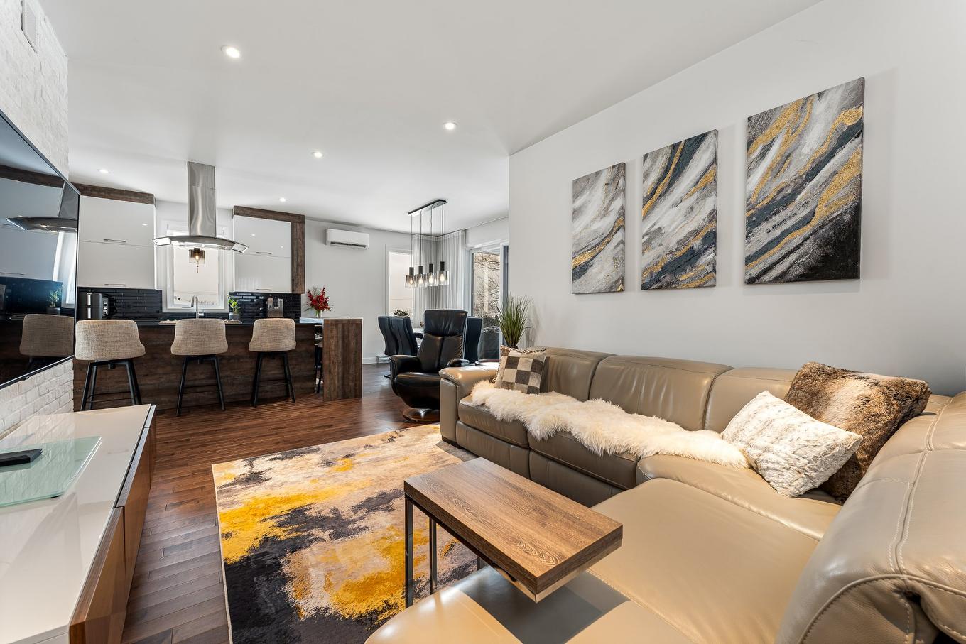 Salon - 531 Rue Casavant, Granby, QC - Indoor Photo Showing Living Room