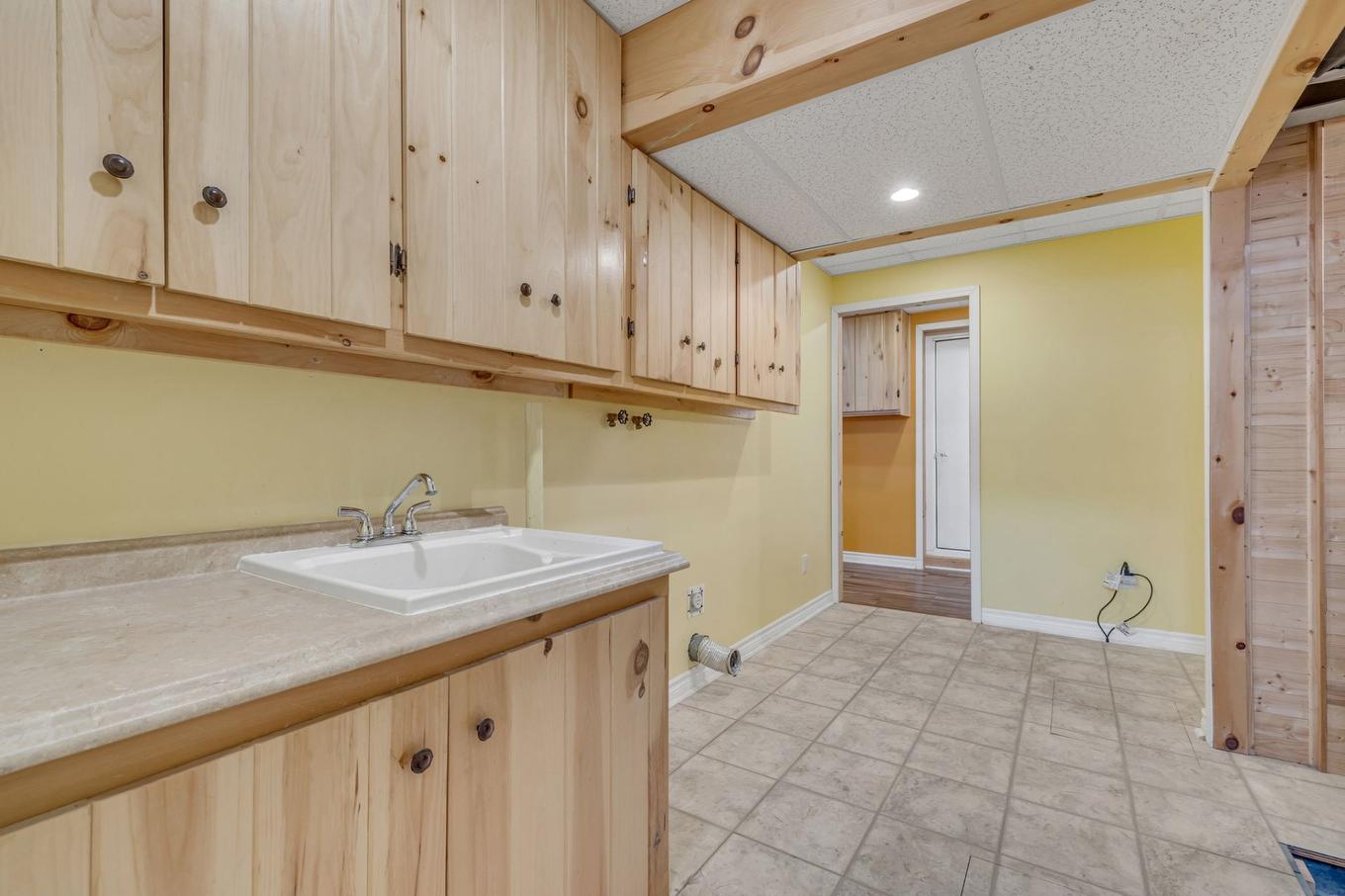 Salle de lavage - 7265 Boul. Cloutier, Québec (Charlesbourg), QC - Indoor