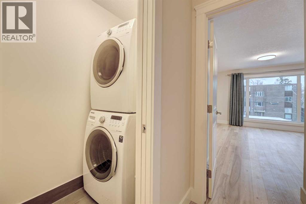 2, 308 12 Avenue Ne, Calgary, AB - Indoor Photo Showing Laundry Room