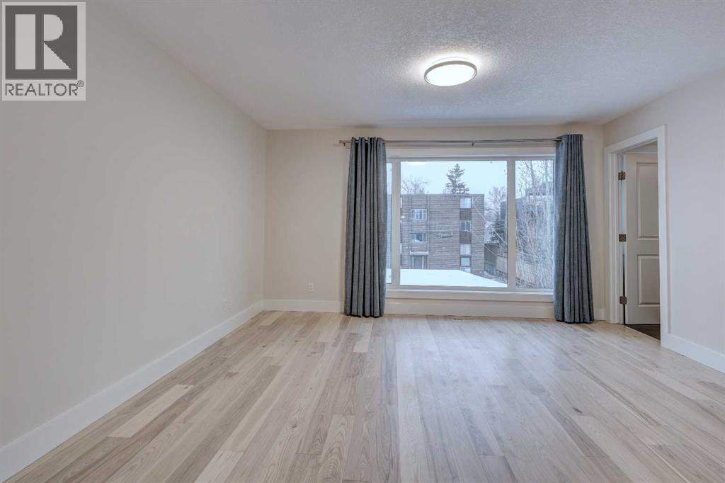 2, 308 12 Avenue Ne, Calgary, AB - Indoor Photo Showing Other Room