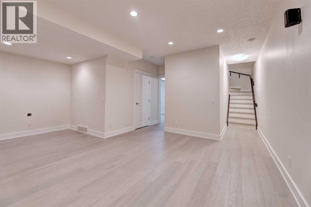 2, 308 12 Avenue Ne, Calgary, AB - Indoor Photo Showing Other Room