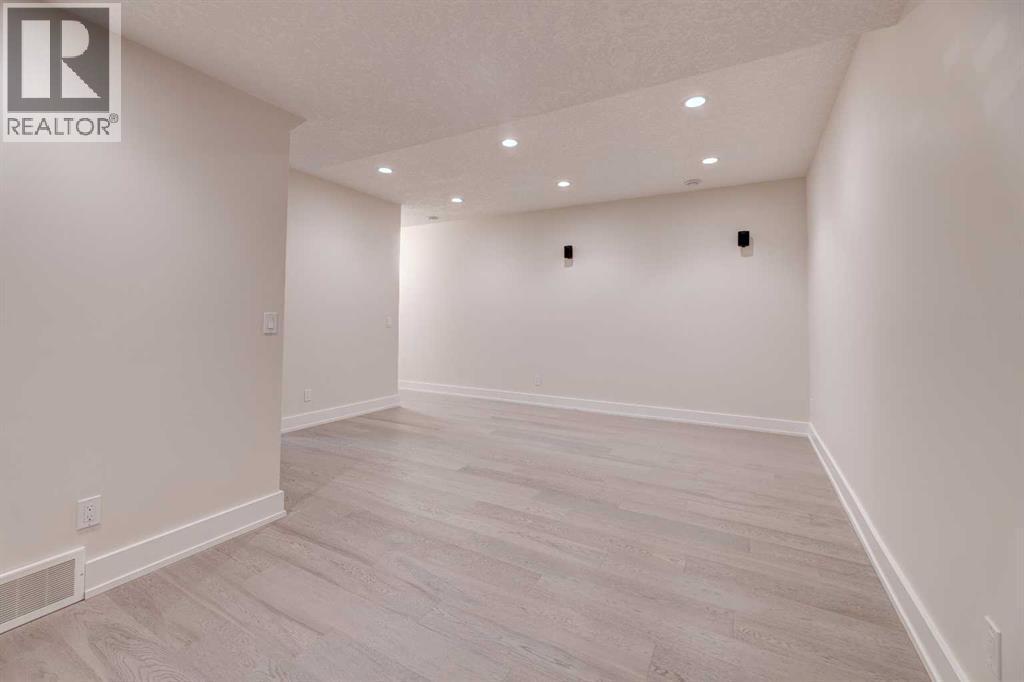2, 308 12 Avenue Ne, Calgary, AB - Indoor Photo Showing Other Room