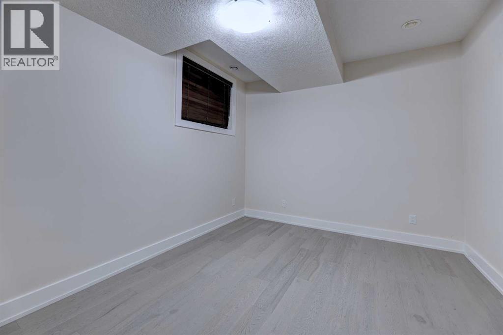 2, 308 12 Avenue Ne, Calgary, AB - Indoor Photo Showing Other Room