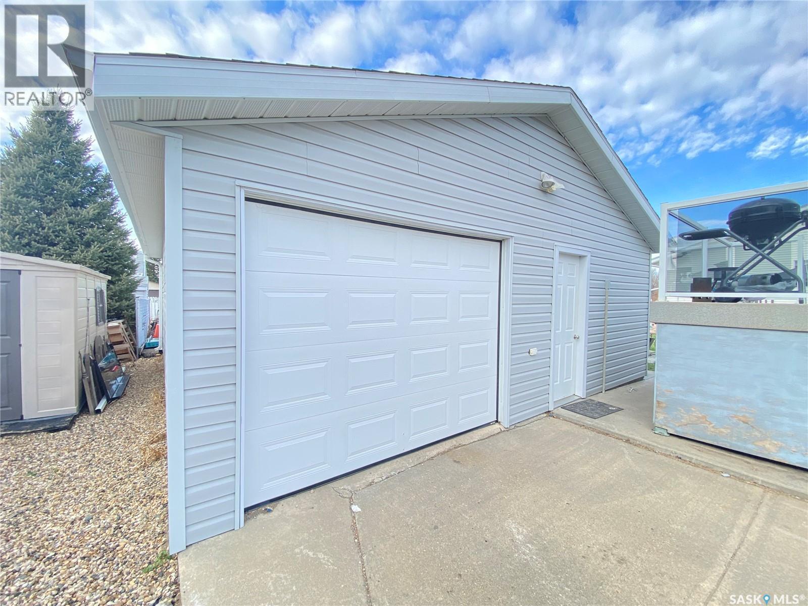 11 Harrigan Crescent, Maple Creek, SK - Outdoor With Exterior