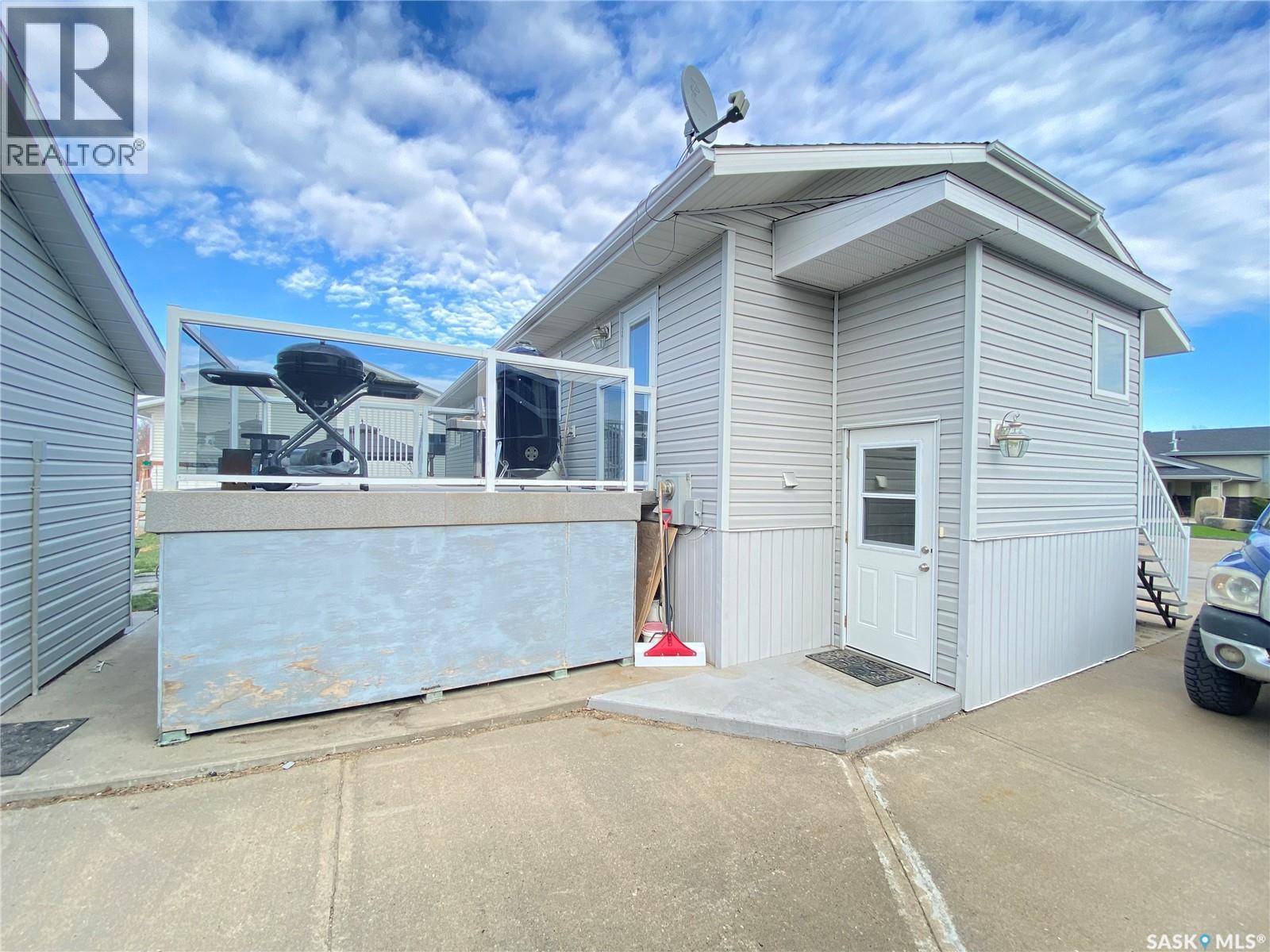 11 Harrigan Crescent, Maple Creek, SK - Outdoor With Exterior