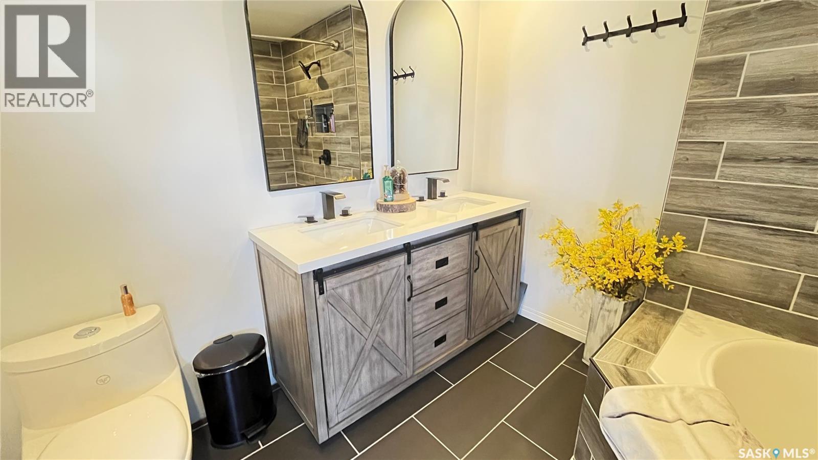 11 Harrigan Crescent, Maple Creek, SK - Indoor Photo Showing Bathroom