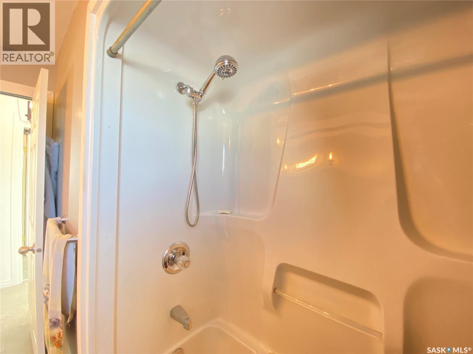 11 Harrigan Crescent, Maple Creek, SK - Indoor Photo Showing Bathroom