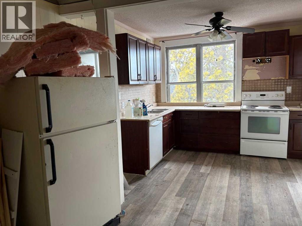 4929 50 Avenue, Bentley, AB