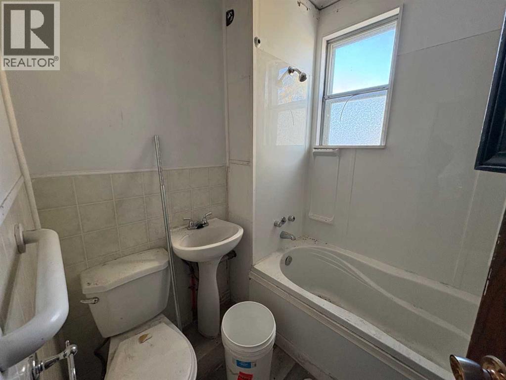 4929 50 Avenue, Bentley, AB