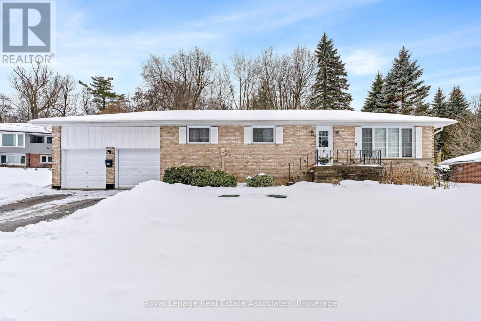 112 Park Street E, Halton Hills, ON - Outdoor